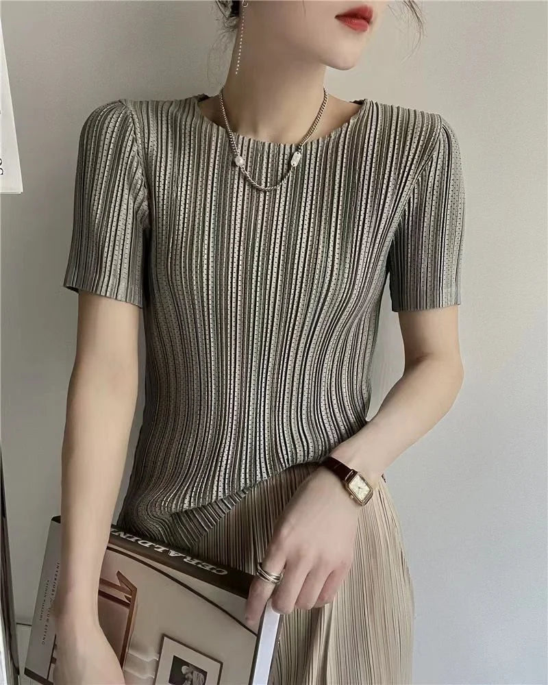 Women's pleated short sleeve top, casual O-neck blouse