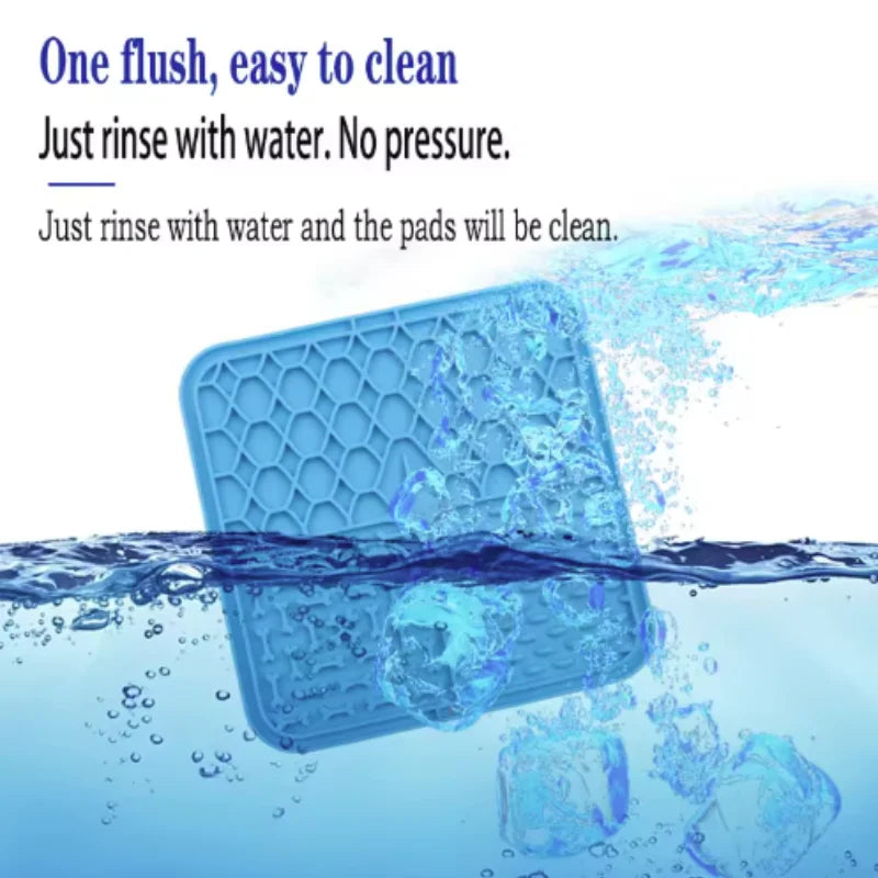 Blue cleaning pad with water splashes and text indicating ease of cleaning.