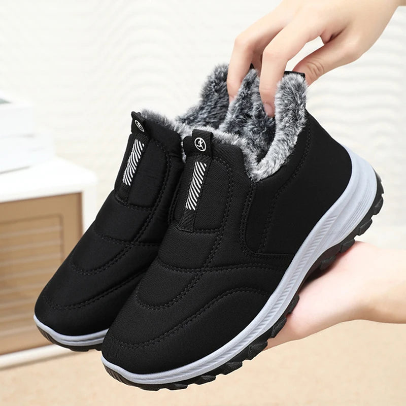 Womens winter snow boots front view