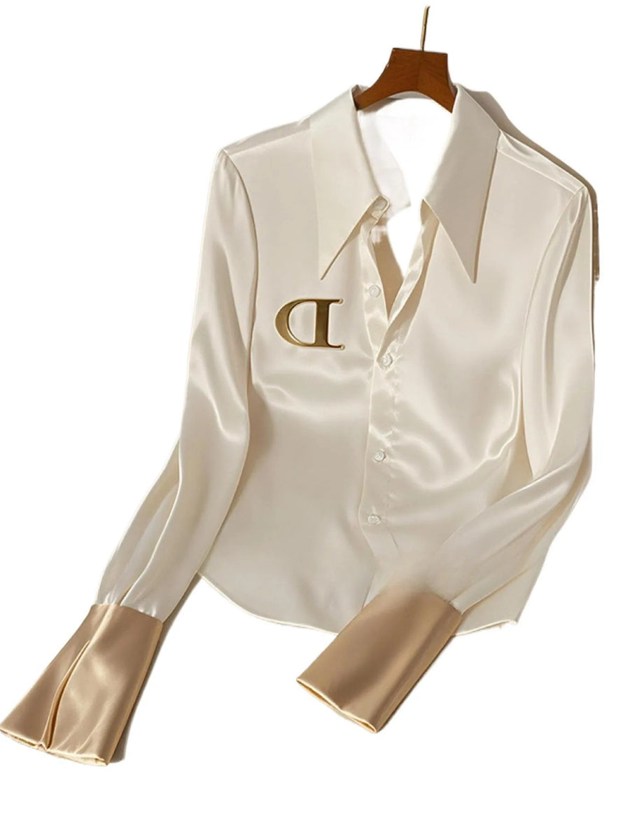 Turn-down collar detail