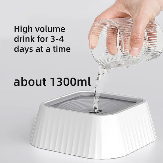 1 Piece of Spill-Proof Water Bowl for Pets - Designed for Cats and Dogs with Non-Slip Base and Floating Feature