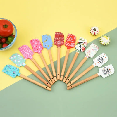 Christmas Themed Wooden Handle Pastry Batter Mixing Scraper Cake Cream Silicone Spatula Baking Decorating Tools Kitchen Utensils