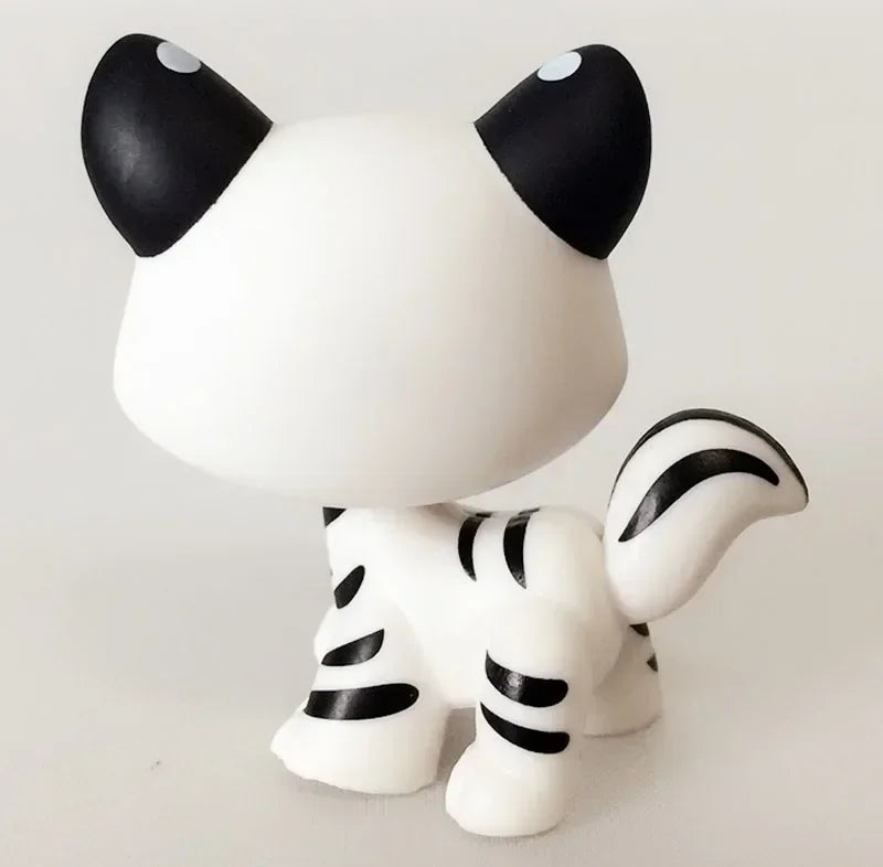 Mini pet shop tiger figure – white with black ears and stripes, rear view