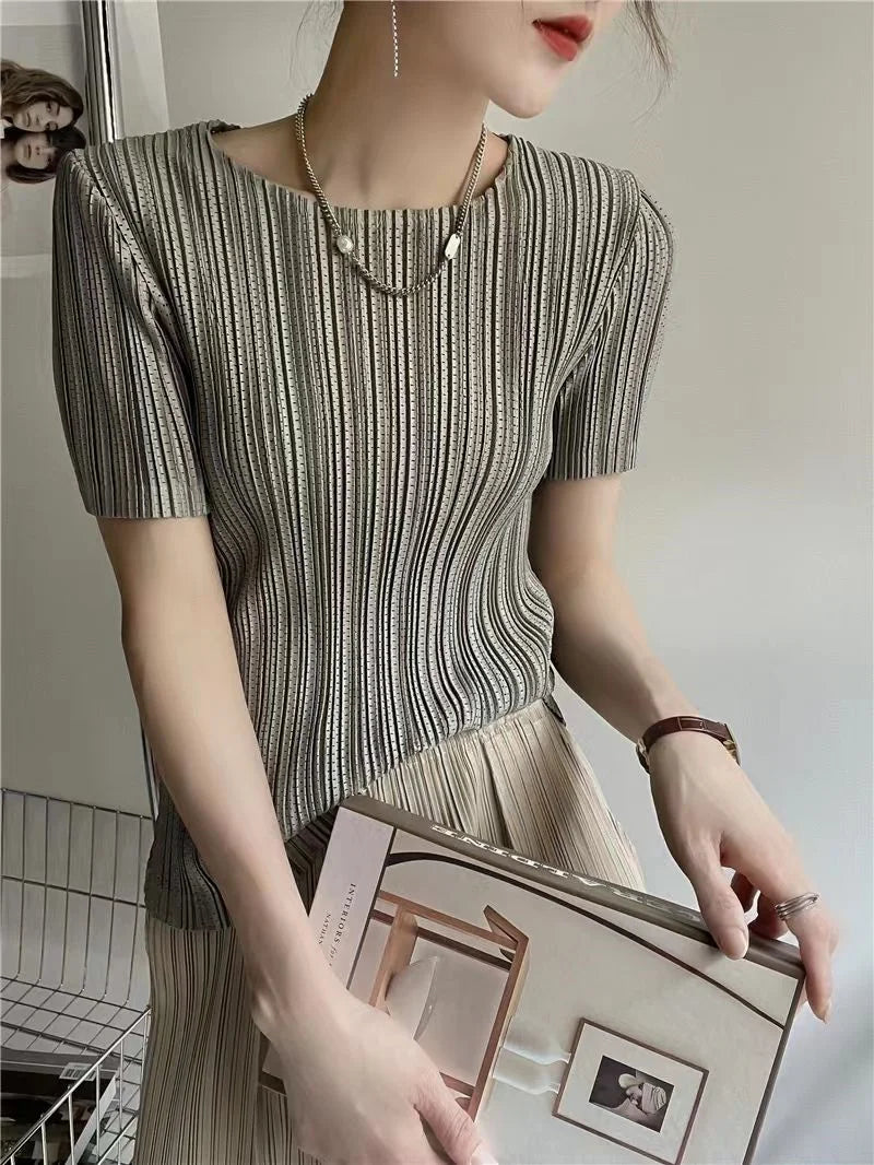 Women's white pleated short sleeve top, O-neck loose fit blouse
