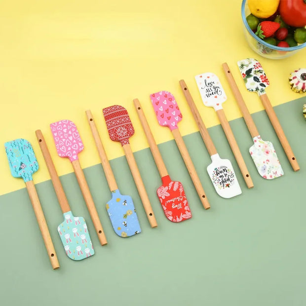 Christmas Themed Wooden Handle Pastry Batter Mixing Scraper Cake Cream Silicone Spatula Baking Decorating Tools Kitchen Utensils